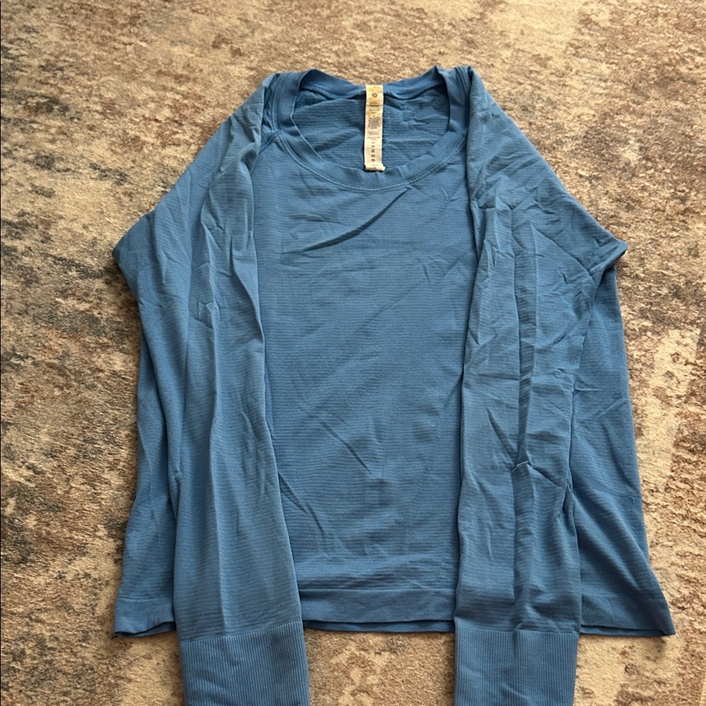 Lululemon workout long sleeve